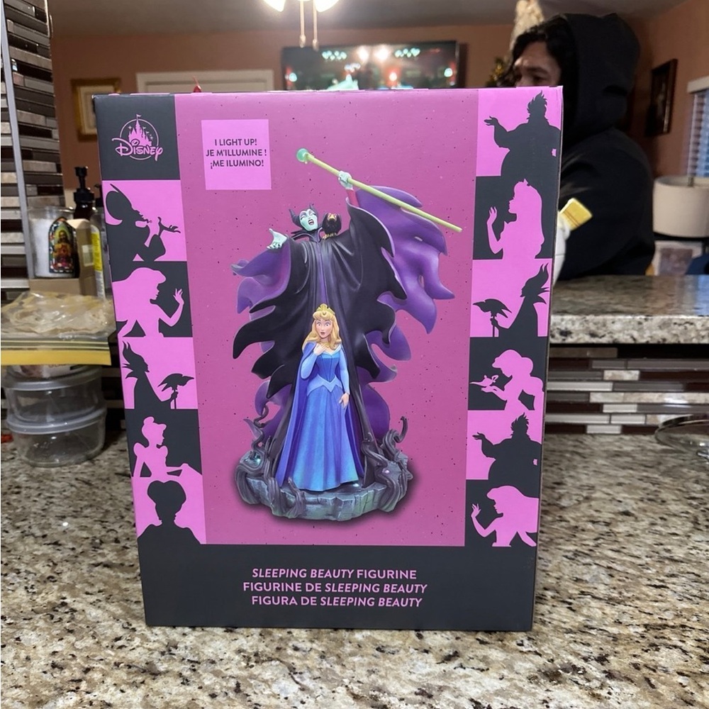 2024 Disney Parks Sleeping Beauty Maleficent Light-Up Statue Figurine Figure NTW